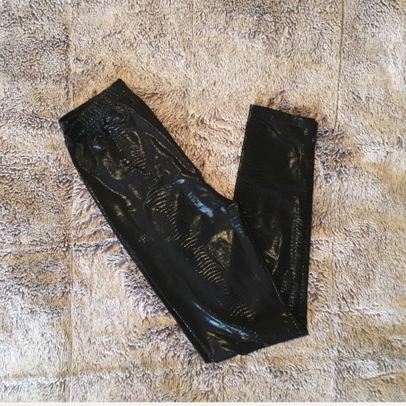 Pants - Snake skin leggings